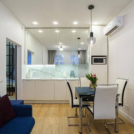 Moder Chic Apartment In Center-Prime Rentals คอนัส ภายนอก รูปภาพ