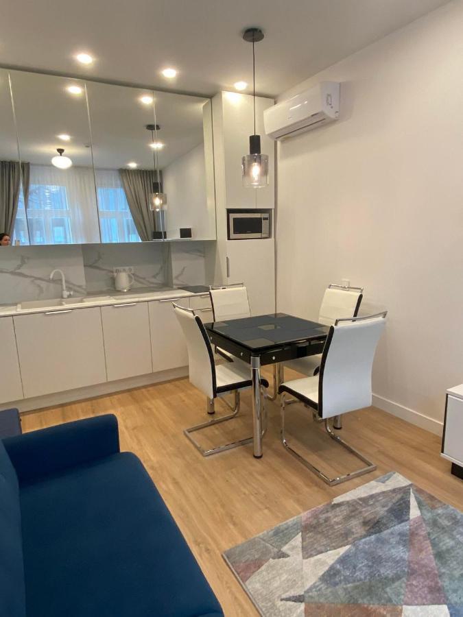 Moder Chic Apartment In Center-Prime Rentals คอนัส ภายนอก รูปภาพ