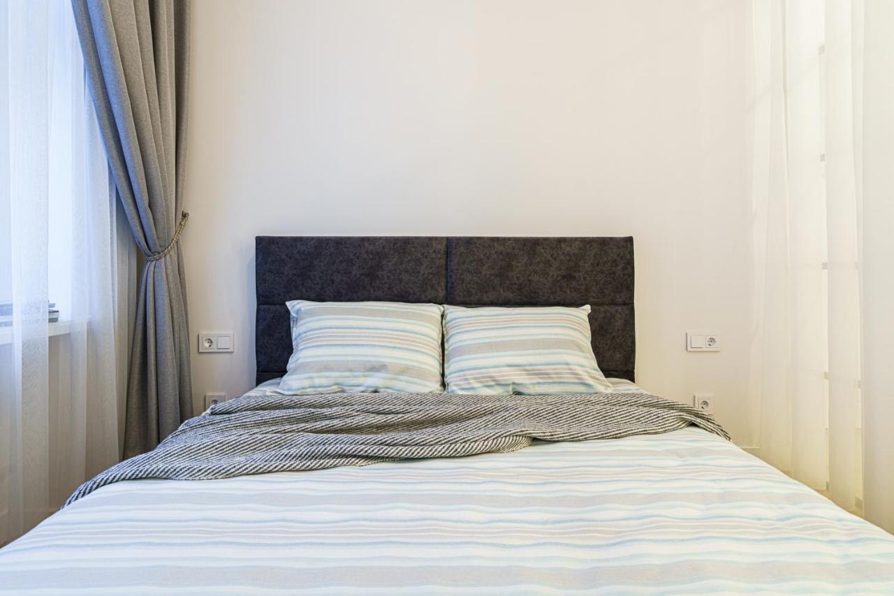 Moder Chic Apartment In Center-Prime Rentals คอนัส ภายนอก รูปภาพ